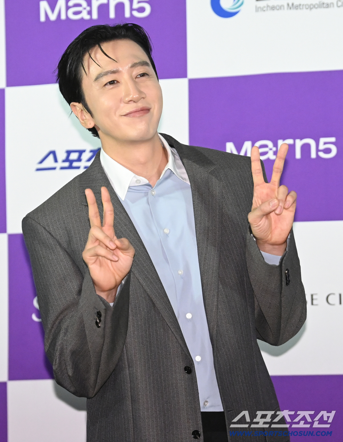 7일 용산CGV에서 열린 제5회 청룡시리즈어워즈(Blue Dragon Series Awards) 핸드프린팅. 이광수가 포즈를 취하고 있다. 용산=허상욱 기자 wook@sportschosun.com/2026.07.07/
