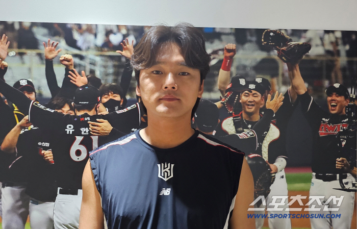 불펜 꼴찌! '이강철+박영현 보유국'의 참담한 현실…5년전 우승 주역 → 베테랑의 조언 "눈치보지 말고 편안하게" 