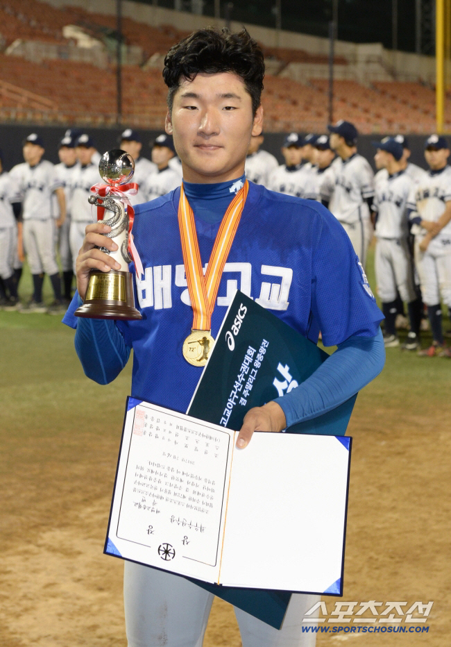 '곽빈 이후 처음이다!' 배명고, 9년 만에 청룡기 감격 4강...승부치기가 희비 갈랐다 [청룡기 현장]