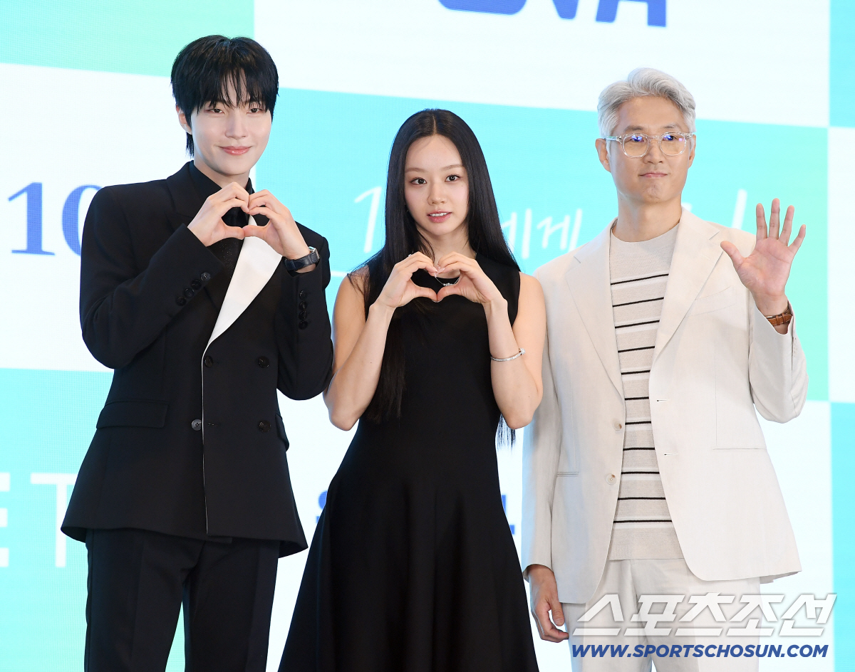 ENA 드라마 '그대에게 드림' 제작발표회가 7일 오후 서울 신도림동 더세인트에서 열렸다. 배우 황인엽, 이혜리, 유선동 감독이 포즈 취하고 있다. 정재근 기자 cjg@sportschosun.com/2026.7.7/