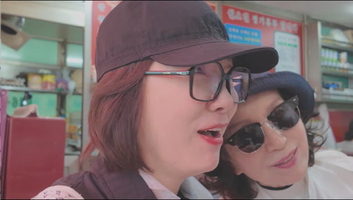 Oh Yeon-soo's Mother Stuns With Youthful Looks That Don't Seem Like She Is in Her 80s 'A Person Who Rides a Motorcycle at 80'
