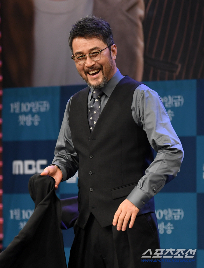 'Choi Min-soo Got Angry Because the Staff Hadn't Eaten... He Said Filming Wouldn't Resume Until Everyone Finished' Praise Story Shared