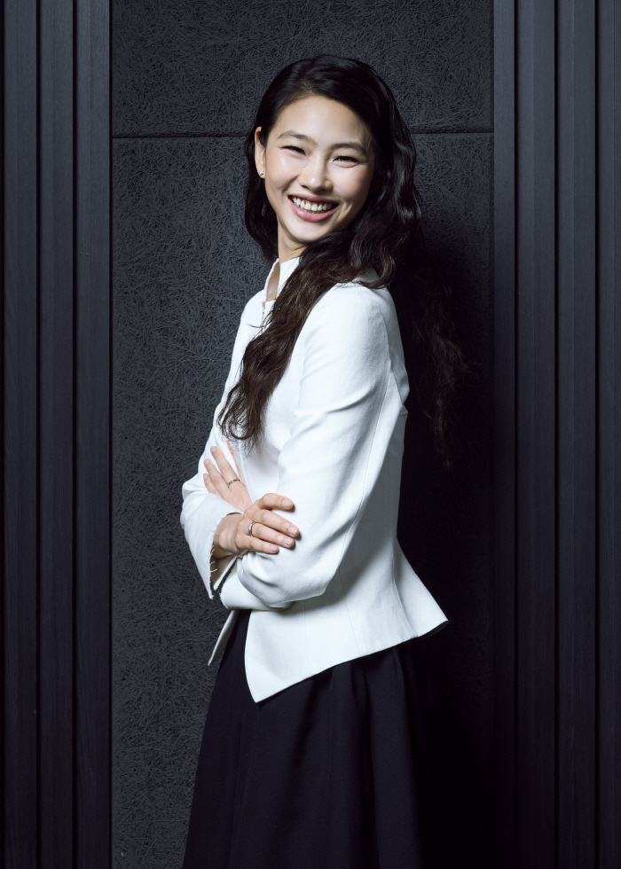 Interview 3 Jung Ho-yeon Says She Thought, 'I’m Glad He Came Back Safely,' While Watching Zo In-sung’s Action Scenes in 'Hope'