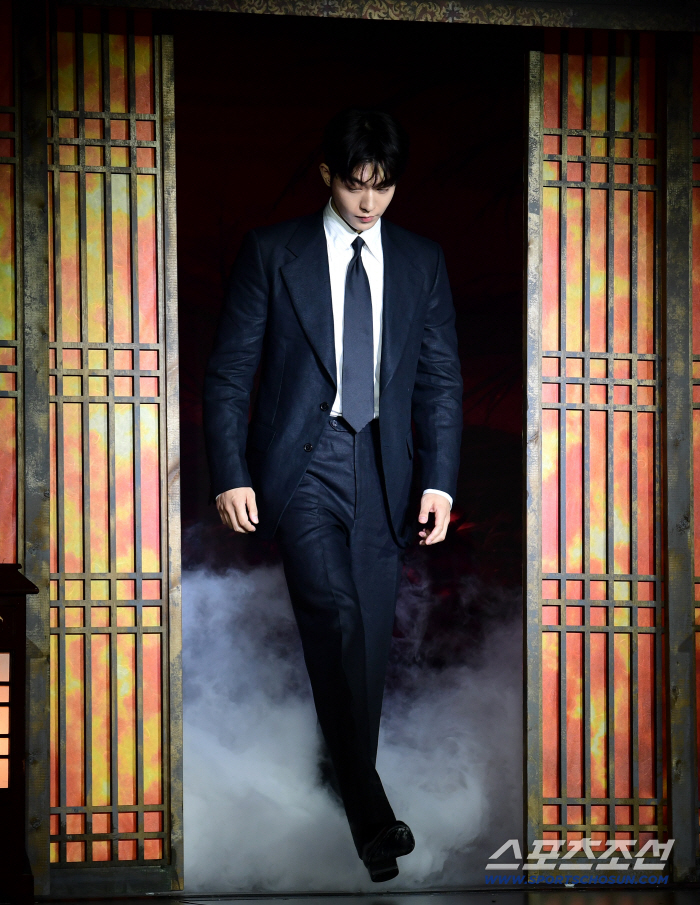 Nam Joo-hyuk's Mysterious Entrance