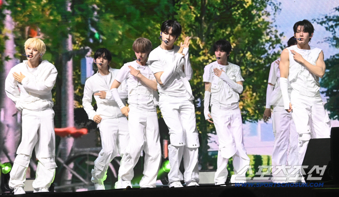 AHOF Returns with Third Mini Album