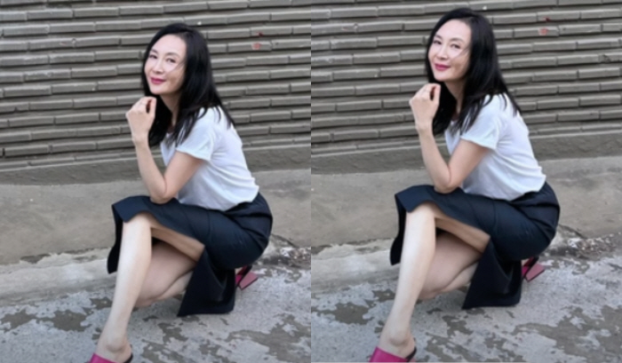 Chae Shi-ra Shows Off a ‘20s-Level’ Leg Line Through Her Skirt Slit... “A Work of Art”