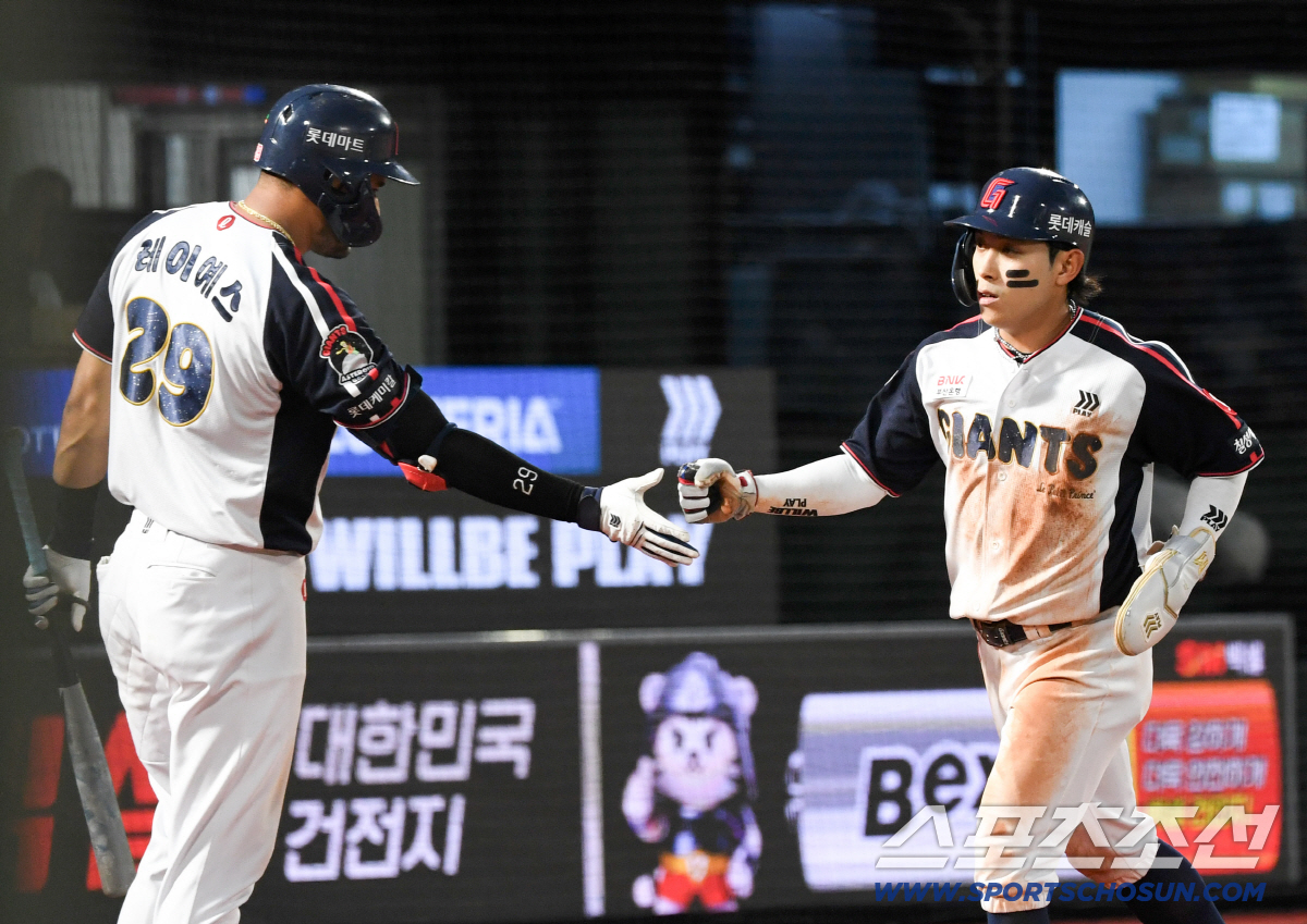 내야 안타-2루 도루-득점까지 리드오프 황성빈이 경기를 지배했다.