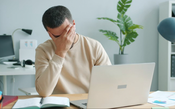What Causes Chronic Fatigue That Doesn't Go Away Even After Rest, and What Are the Warning Signs?
