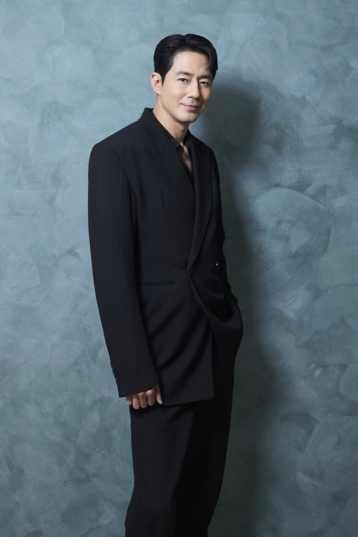 Interview 3 Zo In-sung 'Promising Jung Ho-yeon Has Emerged as a Great Actress With Real Potential' ('Hope')