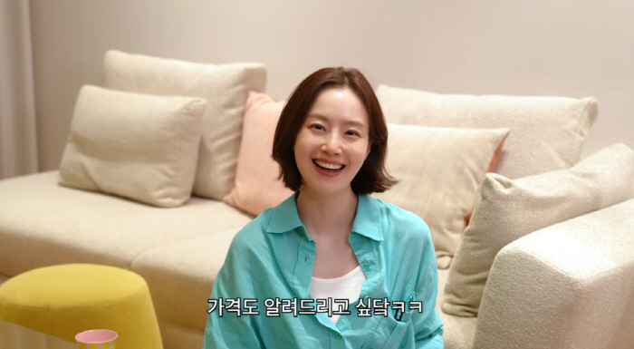 Moon Chae-won Shares Packing Tips While Preparing for Her Honeymoon, Including How to Store Underwear and Socks 'Make Sure to Bring This'
