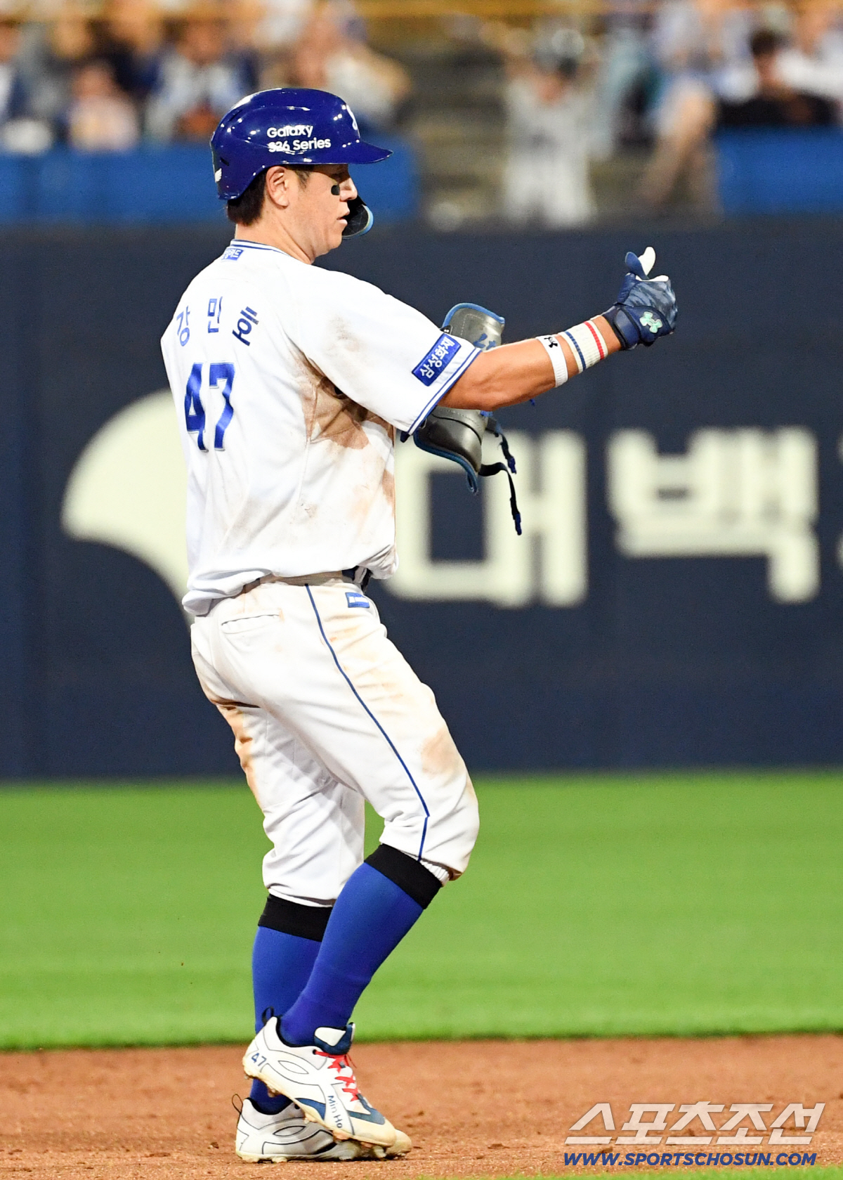 9일 대구 라이온즈파크에서 열린 삼성과 LG의 경기. 6회말 2사 1루 삼성 강민호가 안타를 날린 뒤 환호하고 있다. 대구=박재만 기자 pjm@sportschosun.com/2026.07.09/