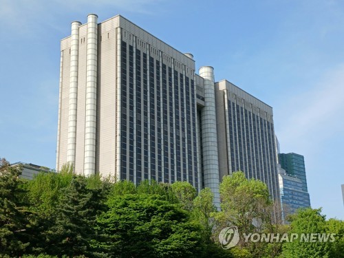 여자화장실 휴지에 캡사이신 뿌린 사회복무요원 징역9년 구형