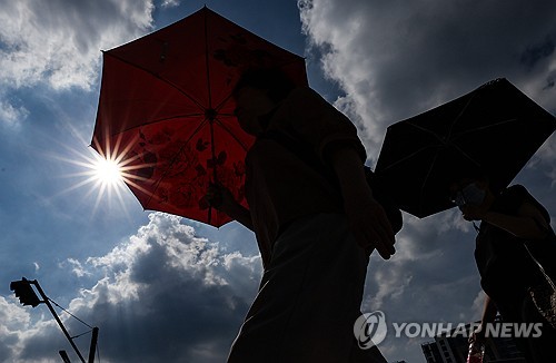 장맛비 멈추고 찌는듯한 무더위 시작…체감 최고 33도 이상