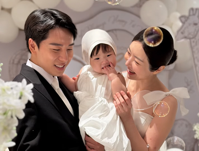"A First-Birthday Party Like a Wedding"... Lady Jane Heads to The Shilla Hotel's Yeongbin-gwan "For the Twins"