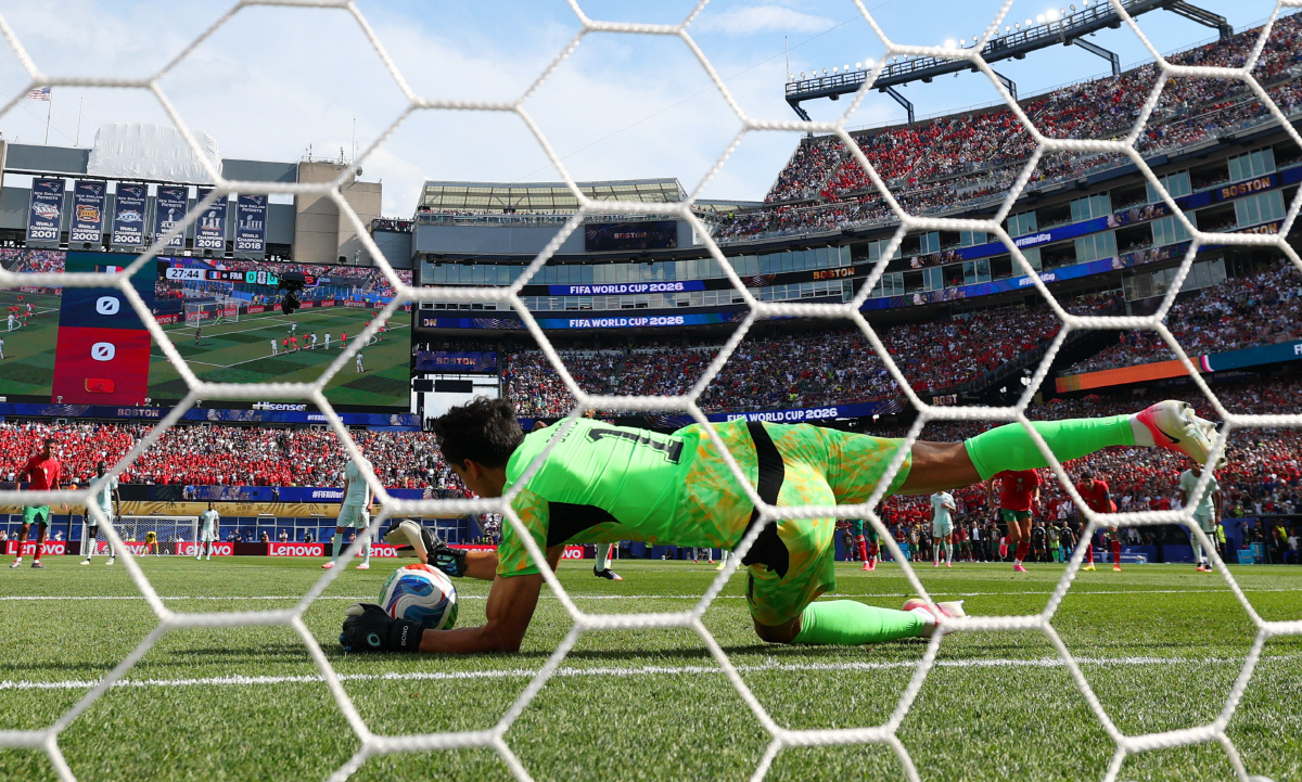 Soccer Football - FIFA World Cup 2026 - Quarter Final - France v Morocco - Boston Stadium, Foxborough, Massachusetts, U.S. - July 9, 2026 France's Kylian Mbappe has his penalty saved by Morocco's Yassine Bounou REUTERS/Paul Childs