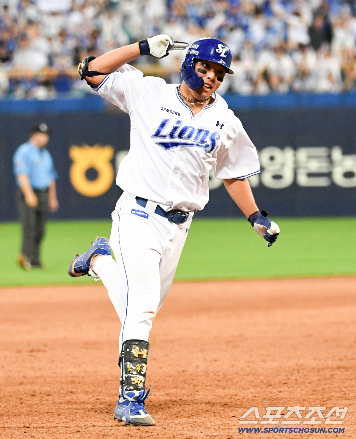 9일 대구 라이온즈파크에서 열린 삼성과 LG의 경기. 8회말 1사 삼성 김영웅이 솔로포를 날린 뒤 환호하고 있다. 대구=박재만 기자 pjm@sportschosun.com/2026.07.09/