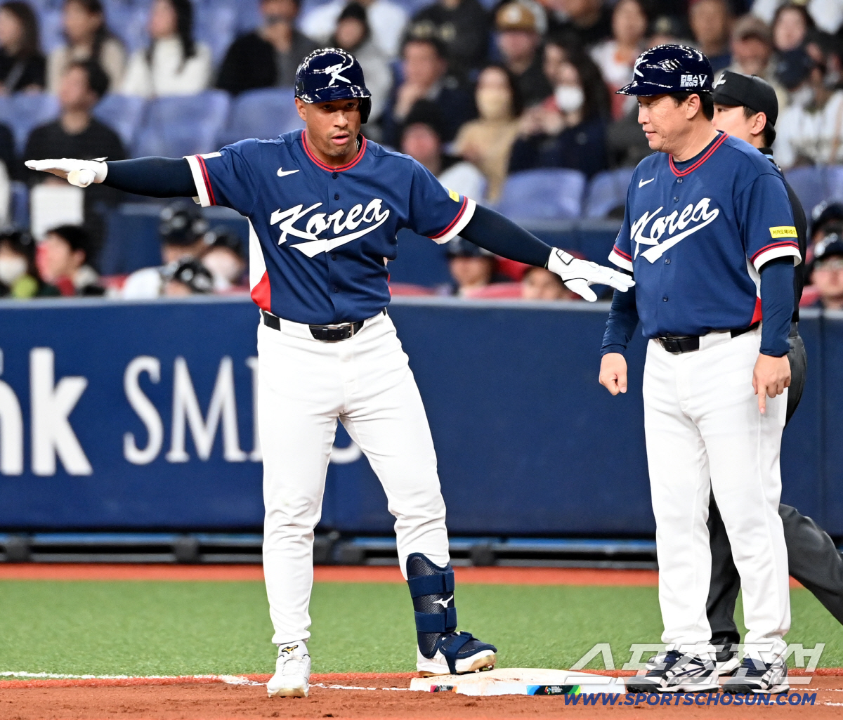 3일 일본 오사카 교세라돔에서 열린 WBC(월드베이스볼클래식) 한국과 오릭스 버팔로스의 경기. 4회초 2사 존스가 안타를 치고 기뻐하고 있다. 오사카(일본)=허상욱 기자 wook@sportschosun.com/2026.03.03/