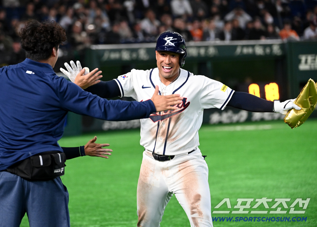 5일 일본 도쿄돔에서 열린 WBC(월드베이스볼클래식) 한국과 체코의 경기. 8회말 자마이 존스가 솔로홈런을 치고 기뻐하고 있다. 도쿄(일본)=허상욱 기자 wook@sportschosun.com/2026.03.05/