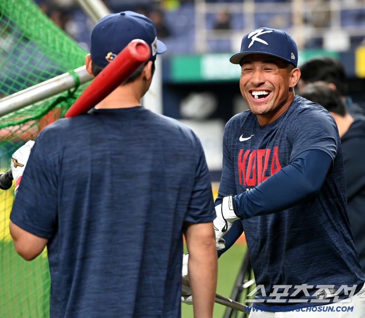 2일 일본 오사카 교세라돔에서 열린 WBC(월드베이스볼클래식) 한국 대표팀과 한신 타이거즈의 경기, 경기 전 저마이 존스가 박해민과 이야기를 나누고 있다. 오사카(일본)=허상욱 기자 wook@sportschosun.com/2026.03.02/