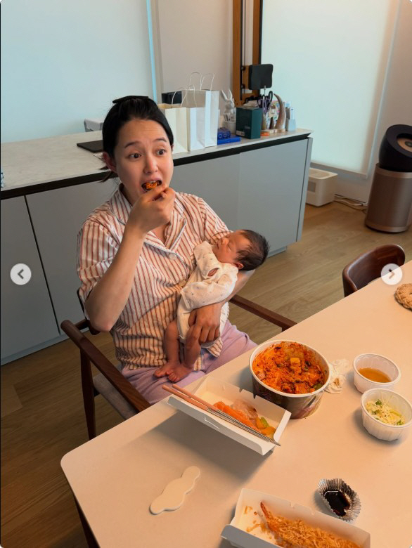 Nam Bora, Even Without Time to Eat... "I’d Be Happy Even If My Wrist Fell Off" — A Mother’s Heartwarming Parenting Story