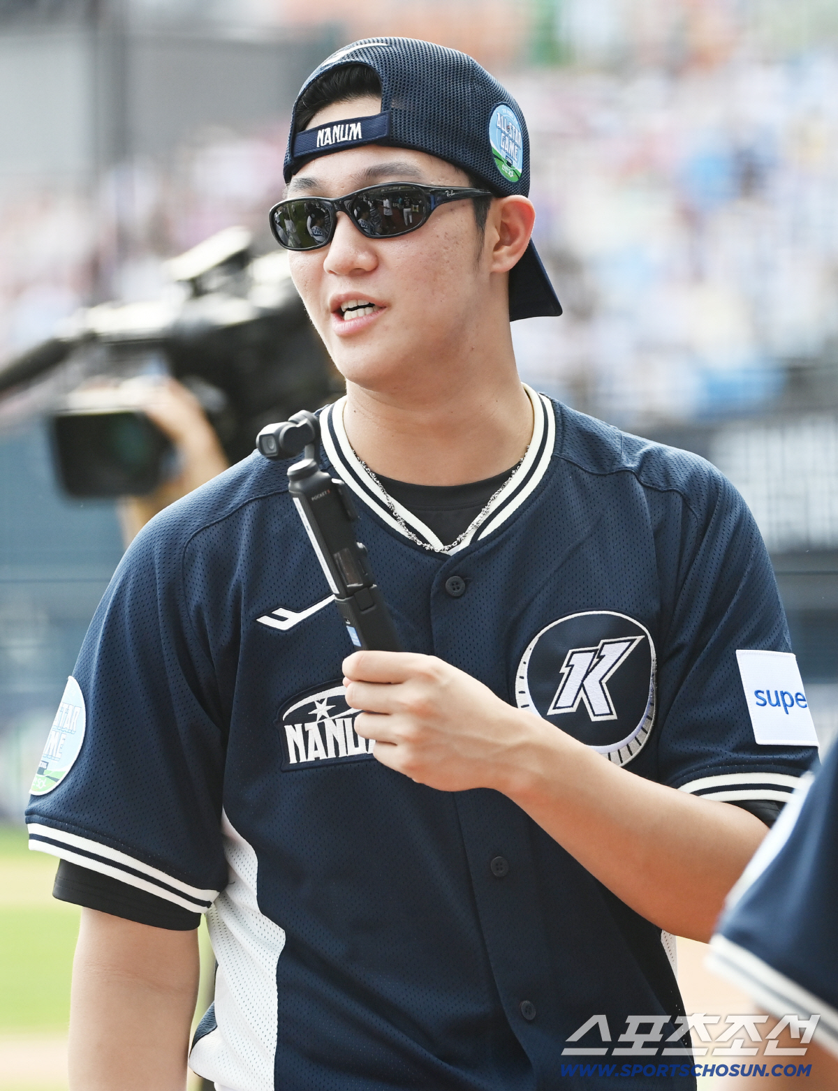 11일 잠실야구장에서 열린 2026 KBO 올스타전. 안우진이 카메라를 들고 서머레이스를 즐기고 있다. 잠실=허상욱 기자 wook@sportschosun.com/2026.07.11/