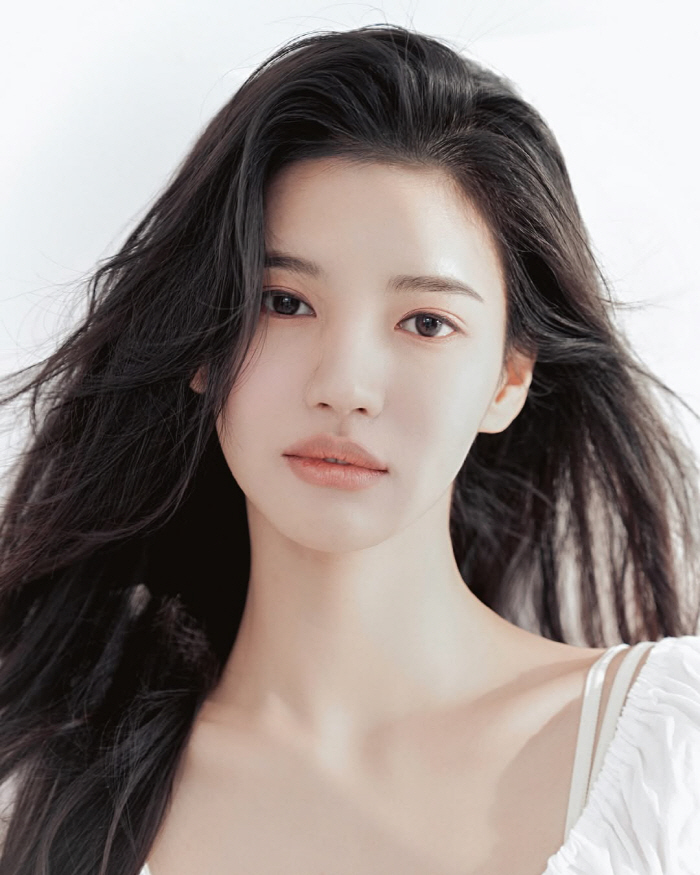 Yoojung Ahn, Yoo Byung-jae's Girlfriend, Makes Surprise Announcement 'My Biggest Challenge After Pouring My 20s Into It With Sweat and Money'
