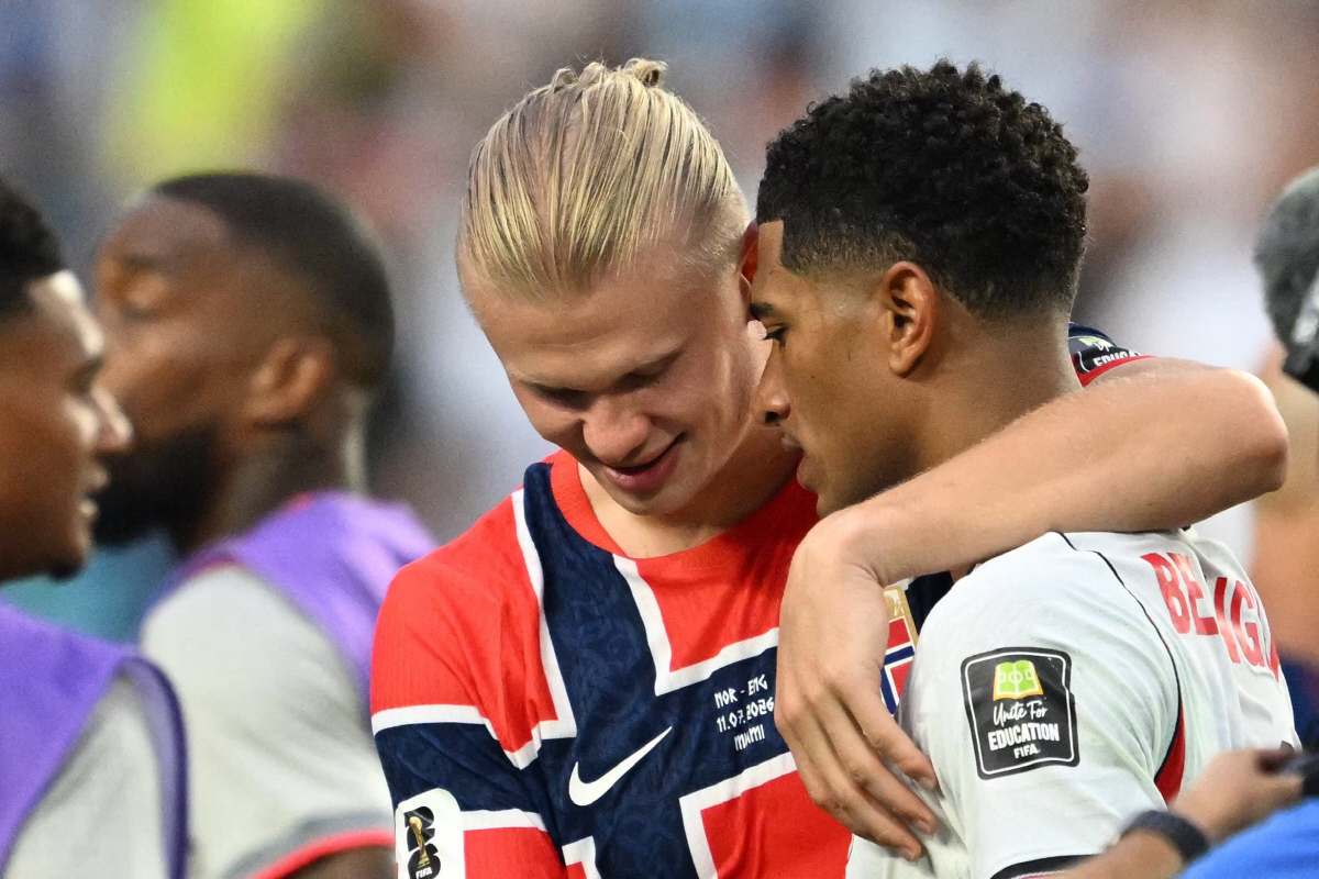 Norway's forward #09 Erling Braut Haaland (L) congratulates England's midfielder #10 Jude Bellingham at the end of the 2026 World Cup football tournament quarter-final match between Norway and England at Miami Stadium in Miami on July 11, 2026. (Photo by ROBERTO SCHMIDT / AFP)