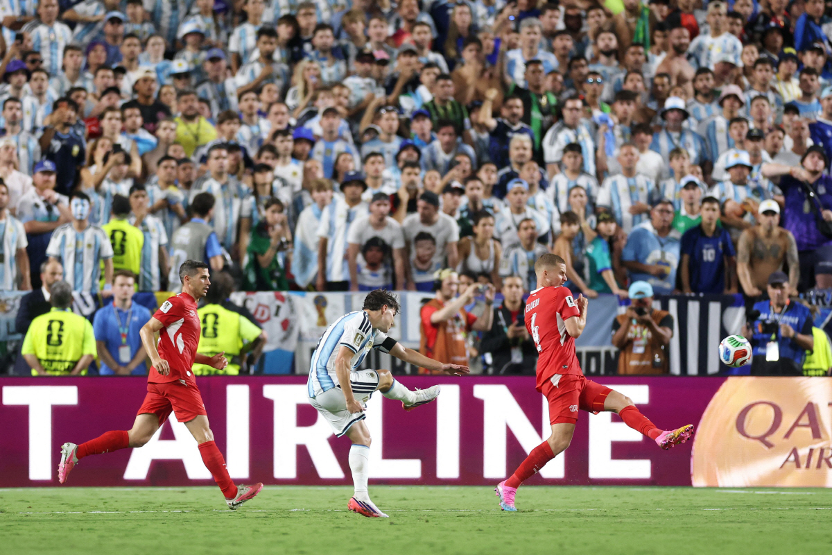 KANSAS CITY, MISSOURI - JULY 11: Julian Alvarez #9 of Argentina scores his team's second goal during the FIFA World Cup 2026 Quarter Final match between Argentina and Switzerland at Kansas City Stadium on July 11, 2026 in Kansas City, Missouri. Lars Baron/Getty Images/AFP (Photo by Lars Baron / GETTY IMAGES NORTH AMERICA / Getty Images via AFP)