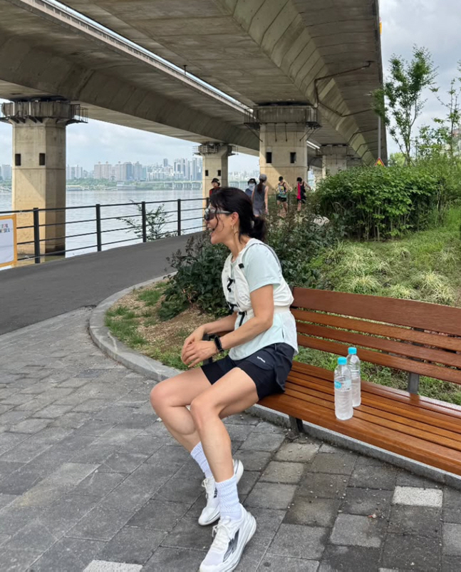 Han Hye-yeon, After Losing 16 kg, Caught Running Along the Han River... Her 44 kg Figure Stuns Fans With Her Dramatically Slimmed-Down Look