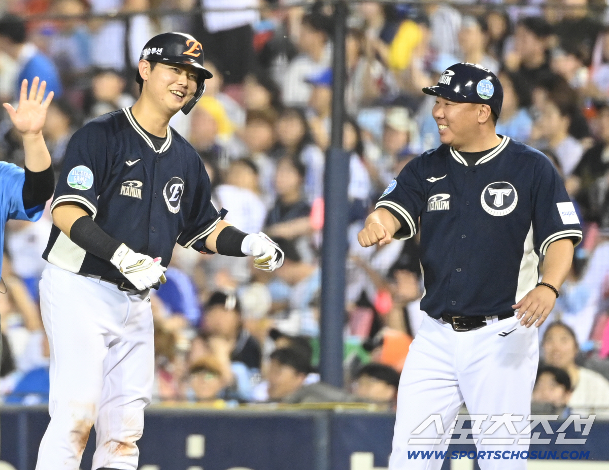 11일 잠실야구장에서 열린 2026 KBO 올스타전. 6회초 무사 1,2루 나눔 허인서가 1타점 적시타를 치고 기뻐하고 있다. 잠실=허상욱 기자 wook@sportschosun.com/2026.07.11/