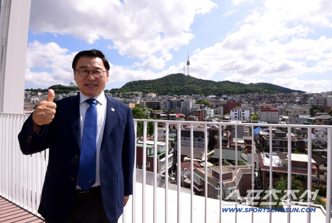 "AI시대의 체덕지(體德智), 단 한명의 아이도 소외되지않는 서울 학교체육" '재선' 정근식 교육감의 약속[진심인터뷰]