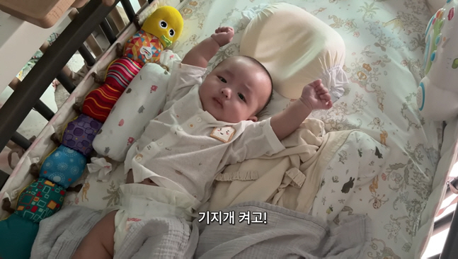 '오상진♥' 김소영 아들, 3개월인데 그새 달라진 얼굴..."엄마 얼굴 보여"