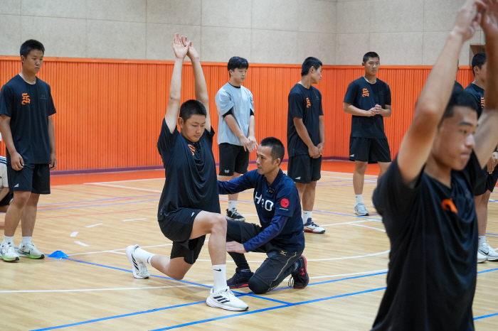 NPB 최신 트레이닝 기법, 한국 아마야구와 만났다…"팔 관리법을 체계적으로 배웠습니다"