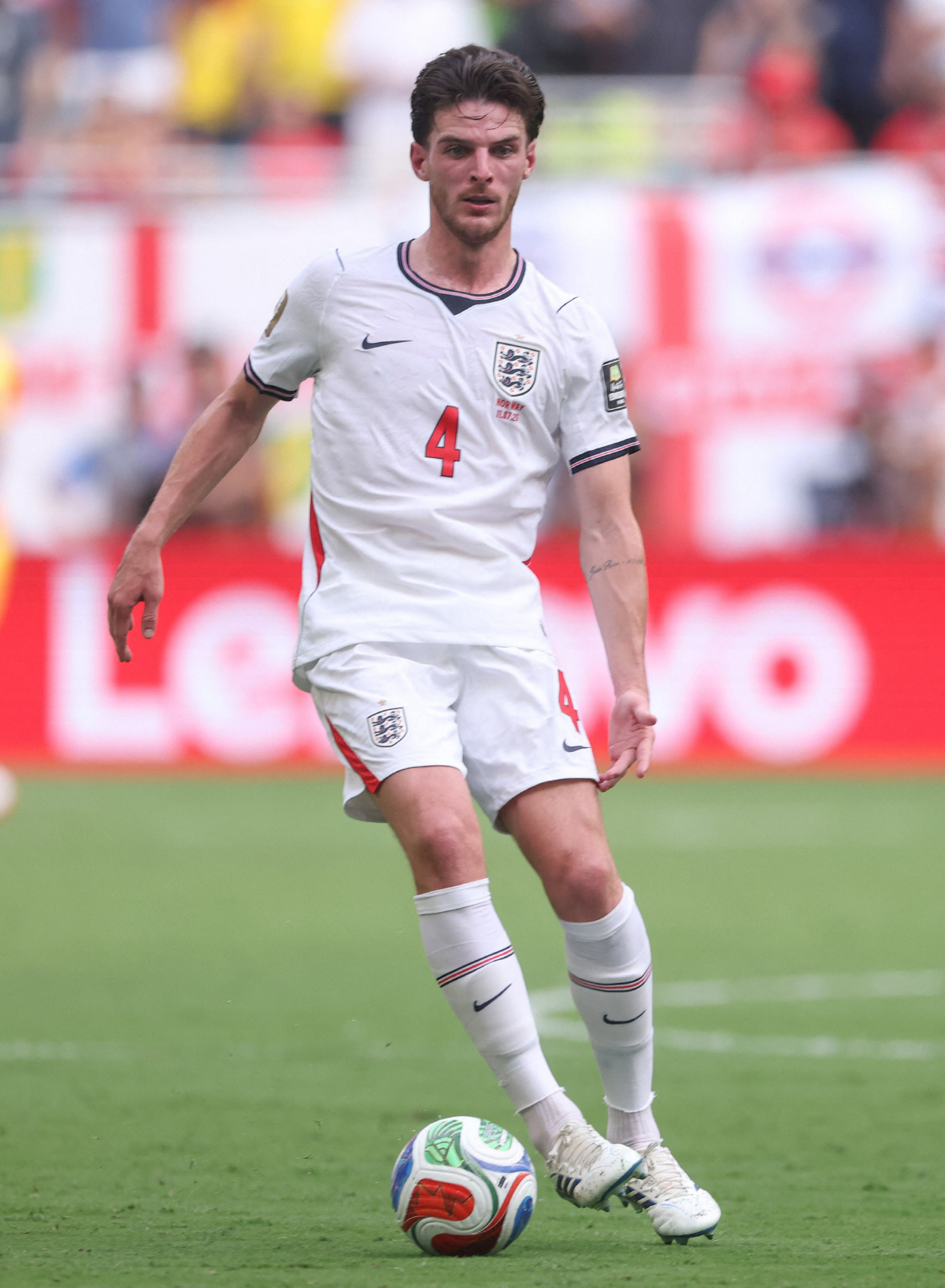MIAMI GARDENS, FLORIDA - JULY 11: Declan Rice #4 of England during the FIFA World Cup 2026 Quarter Final match between Norway and England at Miami Stadium on July 11, 2026 in Miami Gardens, Florida. Richard Pelham/Getty Images/AFP (Photo by Richard Pelham / GETTY IMAGES NORTH AMERICA / Getty Images via AFP)