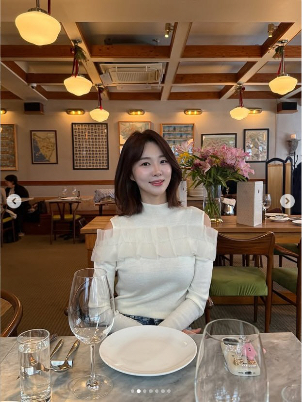 An Yu-jin's Apartment, Where She Is Reportedly Set to Make a 1.8 Billion Won Capital Gain, Will Also House Seok Ji-yeon, Who Said It Feels Like an Overseas Resort