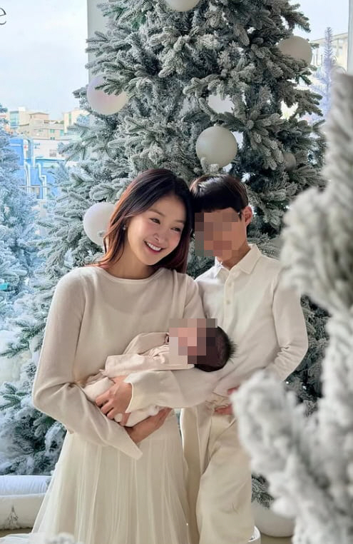'Single Mom' Lee Si-young sends her son to a school with 700 million won in tuition, but says, 'I don't send him to academies or make him study'