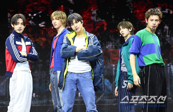 CORTIS3 The Group That Snatched Phones from Generation MZ Sets a New Milestone for K-pop