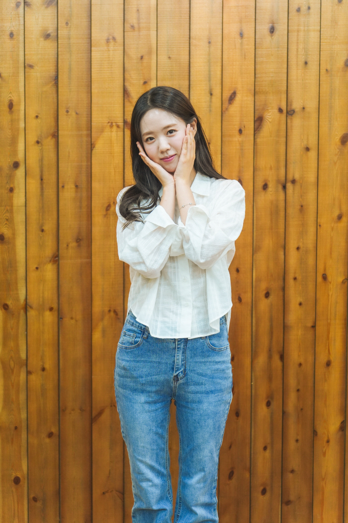 Ji Ye-eun, who is 'earning her keep,' teams up with Mirage and Yang Sang-guk for a historical cooking variety show, 'What Did the King Eat?' Full