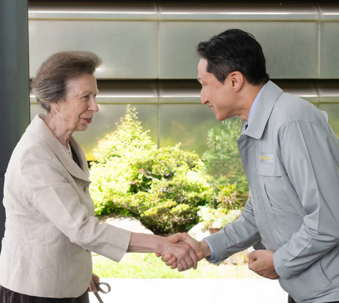 Princess Anne of the United Kingdom visits HD Hyundai Heavy Industries' Ulsan headquarters, meets HD Hyundai Chairman Kisun Chung