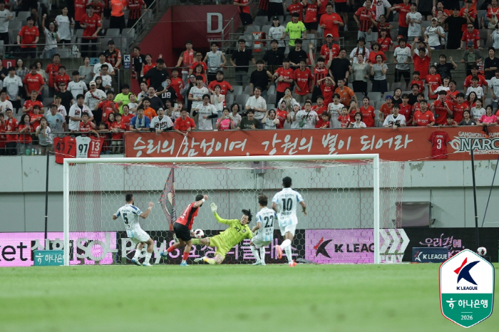 '0-0, 0-0, 1-0' 무더위에 좀체 열리지 않는 골문…'벤치 지략'이 승부의 키다