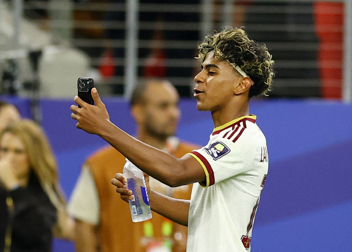 Soccer Football - FIFA World Cup 2026 - Semi Final - France v Spain - Dallas Stadium, Arlington, Texas, U.S. - July 14, 2026 Spain's Lamine Yamal celebrate after the match as Spain qualify for the World Cup final REUTERS/Albert Gea