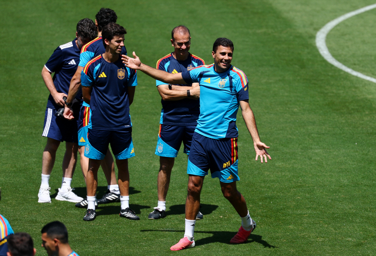 Soccer Football - FIFA World Cup 2026 - Spain Training - Carson Sports Park, Carson, California, U.S. - July 9, 2026 Spain's Rodri during training REUTERS/Kai Pfaffenbach