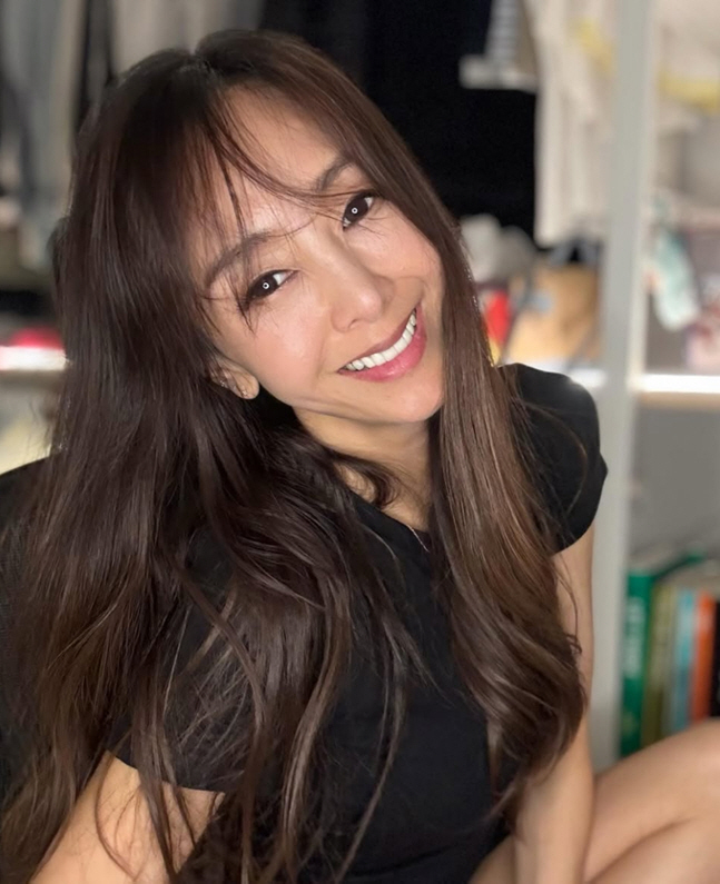'성매매 벌금형' 지나 "데뷔 16년, 시간 참 빠르죠?"...10년 은둔 생활 끝냈다