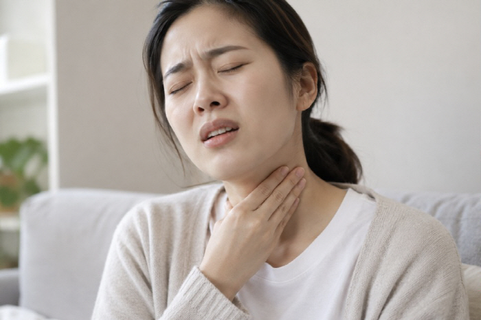 A Stinging Throat from Air Conditioning May Be a Sign of Tonsillitis, Not Just a Cold
