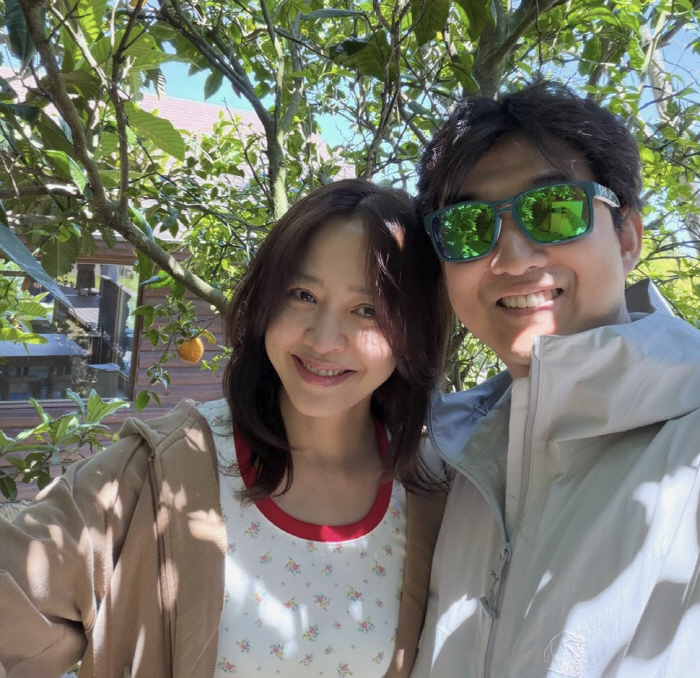 '깜짝 재혼' 강성연♥장민욱 "의사와 환자 보호자로 처음 만나" 최초 공개 ('동치미')