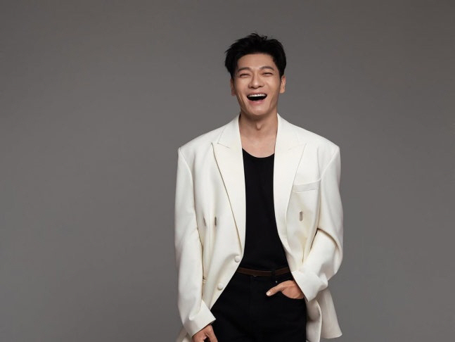 “한국은 중국 속국” 혐한 논란 장위안, 2년 만에 전한 근황..“오랜만”