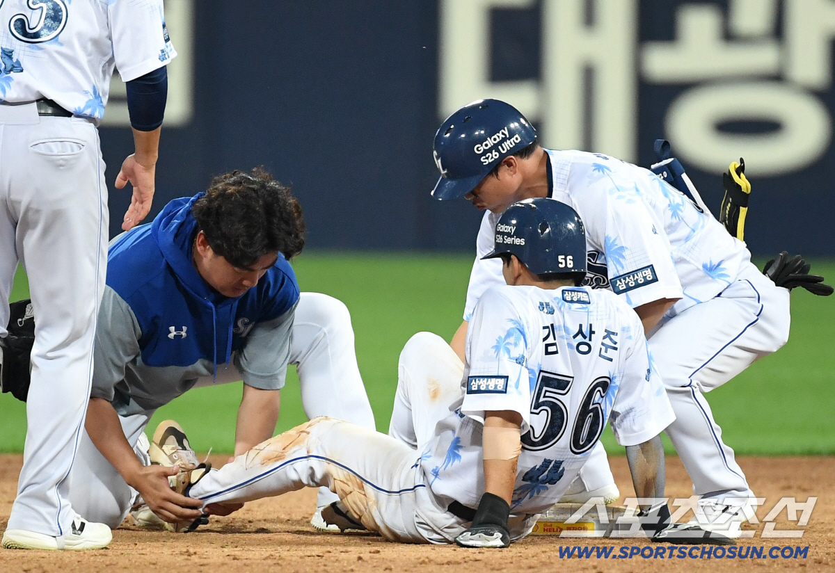 16일 대구 삼성라이온즈파크에서 열린 삼성과 롯데의 경기. 8회말 2루 도루 도중 부상을 당한 삼성 김상준. 대구=송정헌 기자 songs@sportschosun.com/2026.07.16/