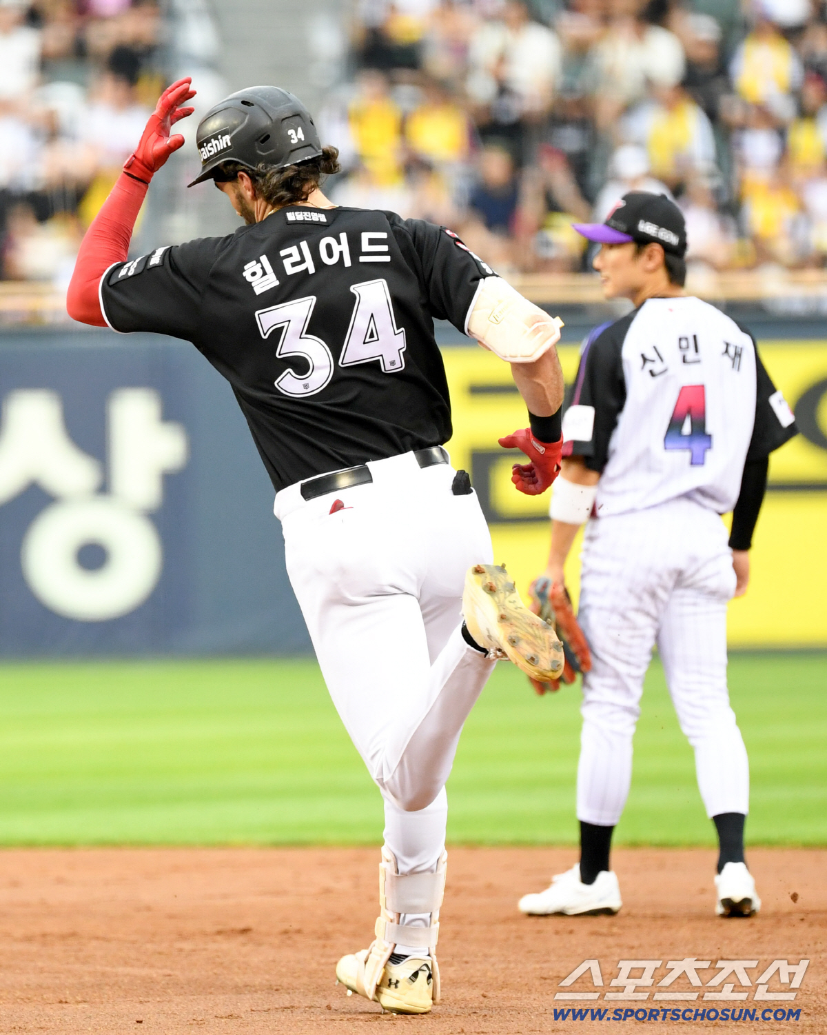 힐리어드는 그동안 약했던 웰스 상대 홈런포 두 방으로 모든 걸 극복했다.