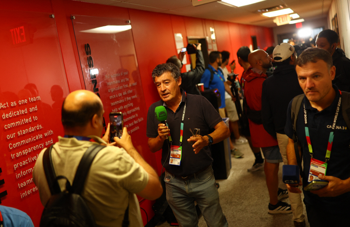 Soccer Football - FIFA World Cup 2026 - Final - Spain Training - Melanie Lane Training Grounds, East Hanover, New Jersey, U.S. - July 18, 2026 Members of the media inside the Melanie Lane Training Grounds as Spain training is cancelled due to the weather REUTERS/Hannah Mckay