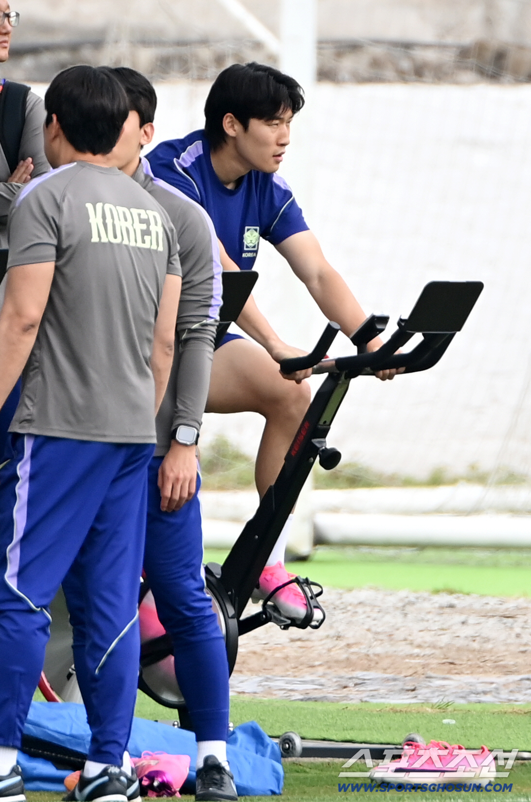 9일(한국시각) 멕시코 과달라하라 인근 사포판 월드컵대표팀 베이스캠프 훈련장 치바스 베르데 바예에서 진행된 대한민국 월드컵 대표팀의 공식 훈련. 배준호가 사이클을 타고 있다. 사포판(멕시코)=허상욱 기자 wook@sportschosun.com/2026.06.09/